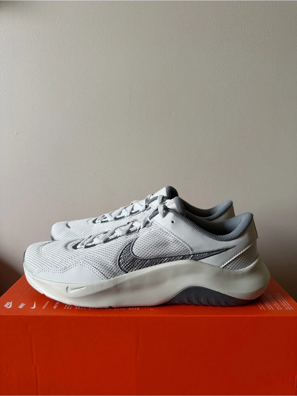 Nike Legend Essential 3 Photon Grey DM1120-005 Men’s Size 10.5